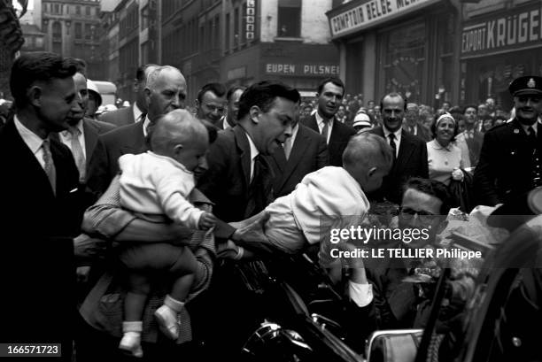 King Baudouin In Brussels After His Return From Usa. En Belgique, à Bruxelles, le 2 juin 1959, à l'occasion du retour d'une visite officielle aux...