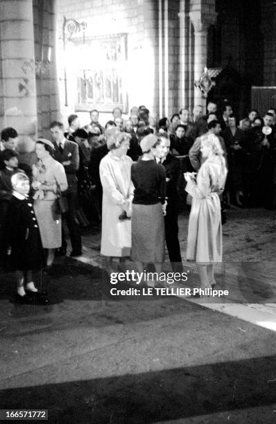 Preparation, Wedding And Honeymoon Of Grace Kelly And Rainier Iii Of Monaco. Monaco- 28 Avril 1956- Lors des préparatifs du mariage du Prince Rainer...