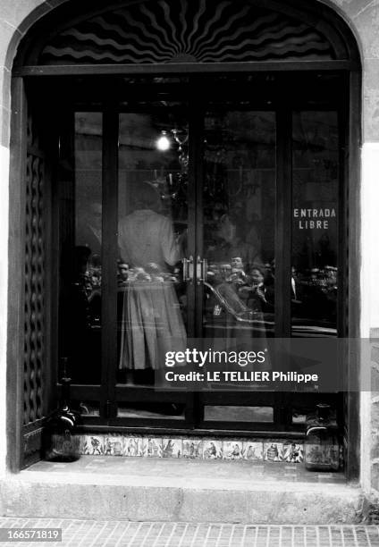 Preparation, Wedding And Honeymoon Of Grace Kelly And Rainier Iii Of Monaco. Palma de Majorque- Mai 1956- Lors de leur voyage de noces, le Prince...