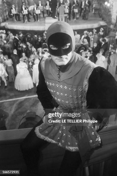 Jean Marais In 'Le Comte De Monte Cristo' Directed By Robert Vernay In 1957. Aux studios de Boulogne-Billancourt, le 19 septembre 1957. L'acteur Jean...