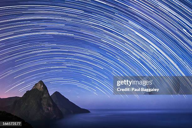 st lucia & the pitons - startrails - 光跡 個照片及圖片檔