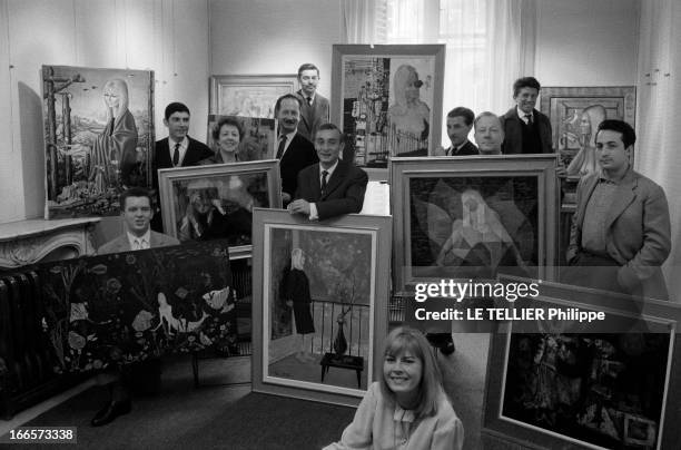 Eve 1961. En France, exposition de tableaux de peinture, intitulée 'eve 1961', rassemblant dix peintres ayant peint le même modèle féminin : les...