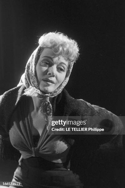 The Play 'La Reine Et Les Insurges' By Ugo Betti At The Theater De La Renaissance. Paris, le 17 octobre 1956. Les répétitions de la pièce 'La Reine...