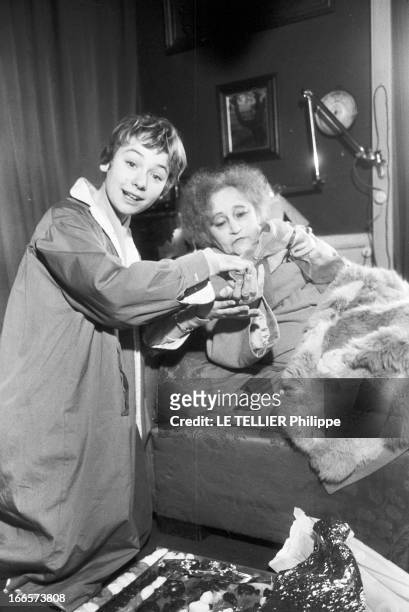Evelyne Ker And Marianne Lecene. Paris- période 1954, 1955- Chez l'écrivain COLETTE, au moment de l'adaptation de 'Gigi', mise en scène par Jean...