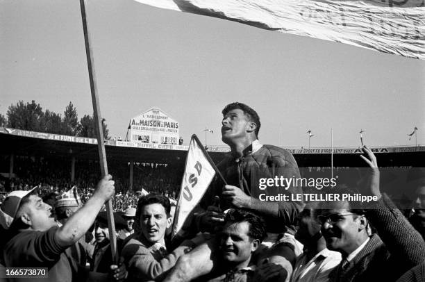 Rugby Finale Of France Championships Lourdes - Dax. 1956, le 3 juin, finale du championnat de France de rugby à XV, remporté par le FC Lourdes contre...