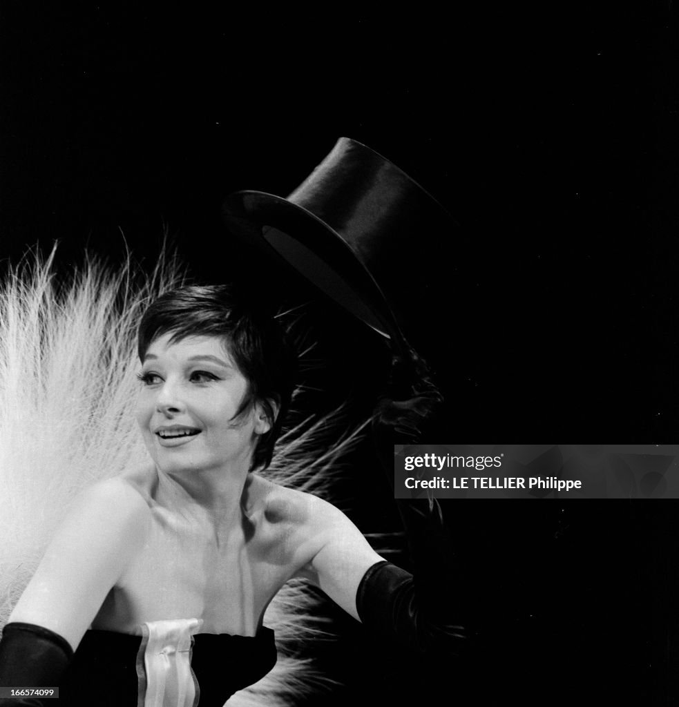 Portrait Of Zizi Jeanmaire Octobre 1960 La Danseuse chanteuse Zizi portrait-of-zizi-jeanmaire-octobre-1960-la-danseuse-chanteuse-zizi