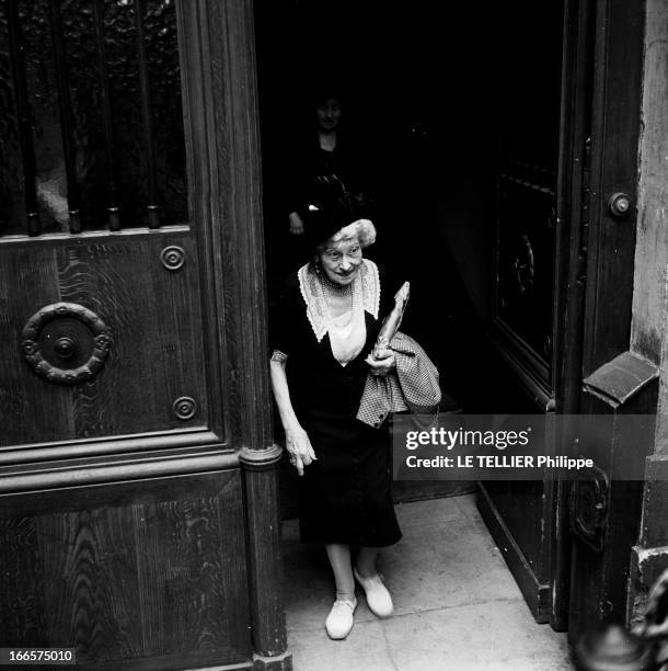 National Funeral For Colette. Paris- 3 Août 1954- Au Palais-Royal, hommage et funérailles nationales pour Colette, écrivain française et membre de...