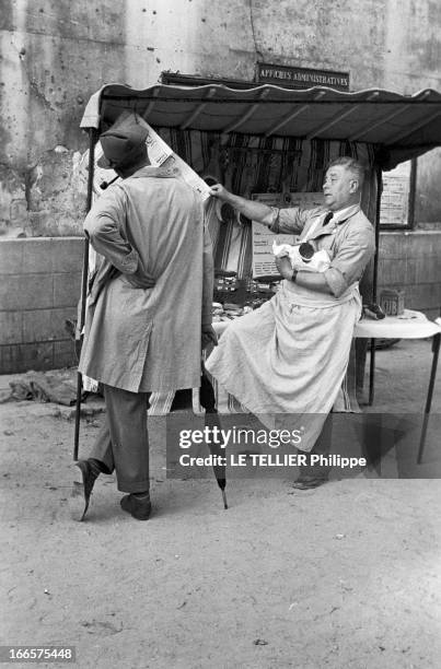 Shooting Of The Film 'Mon Oncle' By Jacques Tati. Saint-Maur-des-Fossés - 6 Octobre 1956- Lors du tournage du film 'Mon Oncle', le réalisateur...