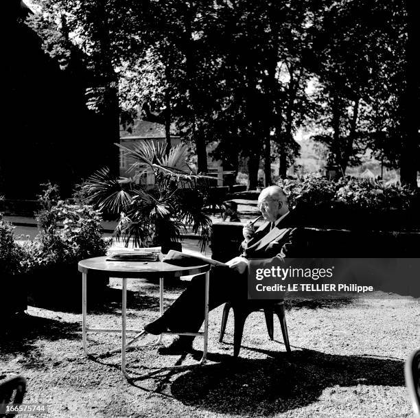 Rendezvous With Charles Brown. Jura, Arbois- Octobre 1954- Lors de l'affaire DIDES, Charles BRUNE, ancien ministre de l'intérieur, portant des...