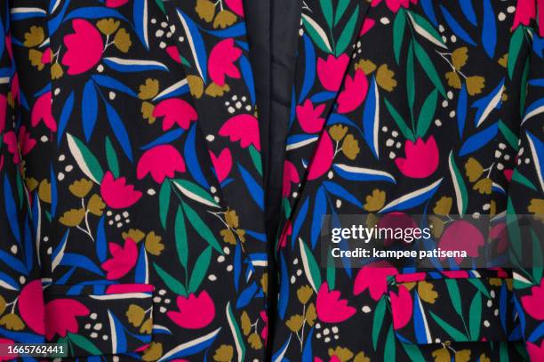 colorful floral blazer jacket fabric textile background - veste à motif floral photos et images de collection