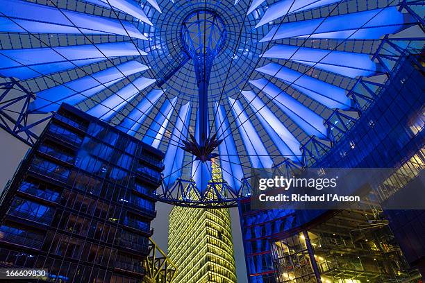 sony centre at dusk - sony centre stock pictures, royalty-free photos & images