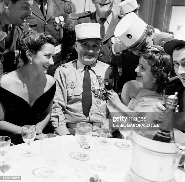 The Foreign Legion In Paris. France, Paris, La Légion étrangère est un corps de l'armée de terre française. Des légionnaires en uniforme et képi...