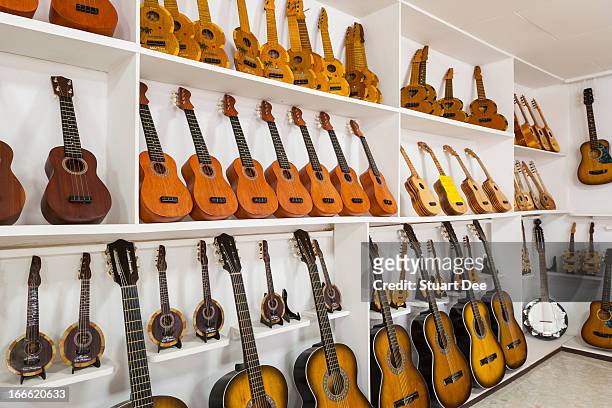 handmade guitars, cebu - musikgeschäft stock-fotos und bilder