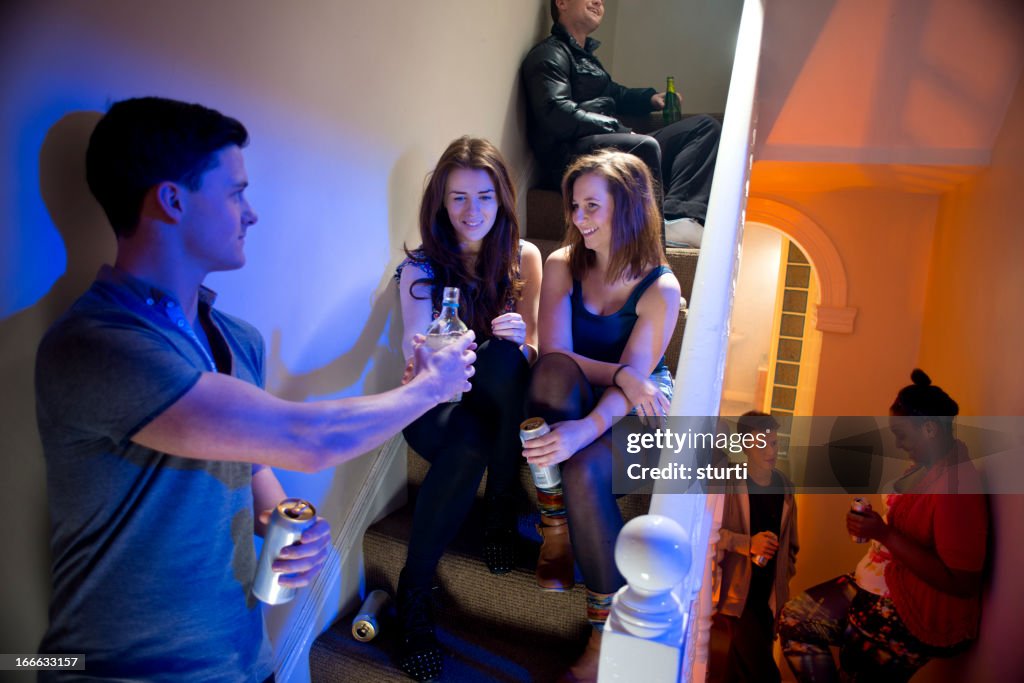 Teenager booze auf einer house-party