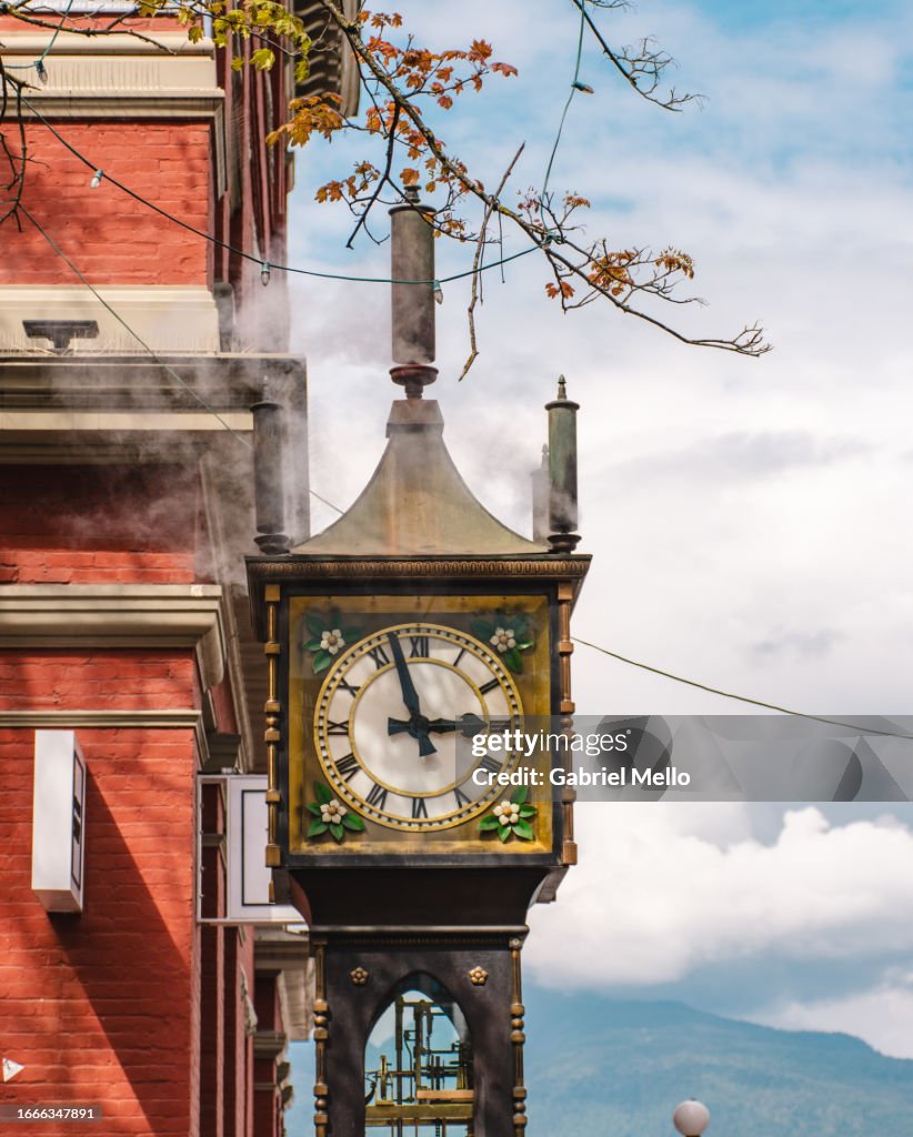 POV of Gastown steam clock