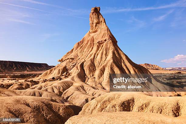 bardenas reales del desierto - comunidad foral de navarra fotografías e imágenes de stock