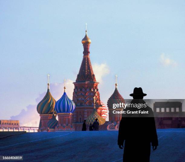 man at red square. - russische kultur stock-fotos und bilder