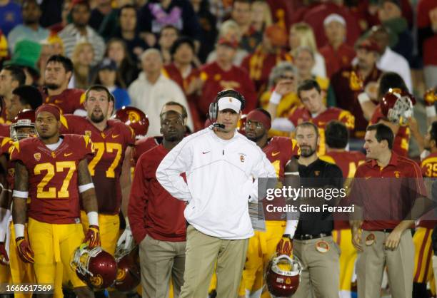 Coach Lane Kiffin on the sidelines in Notre Dame's 22-13 win at the Coliseum on Nov. 24, 2012.