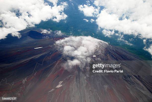 mount aso, a volcano - 阿蘇山 ストックフォトと画像