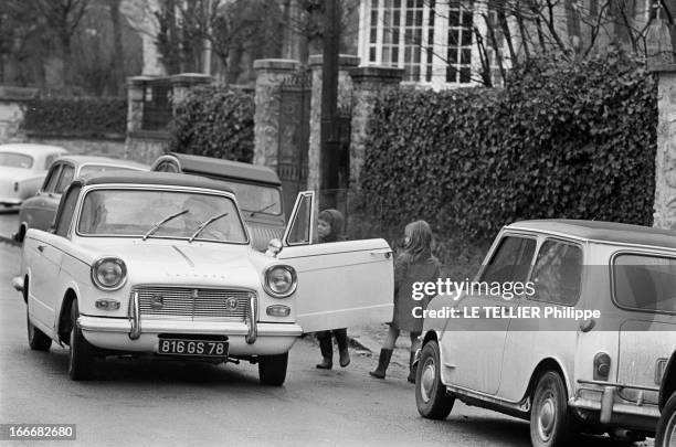 The Emmanuel Malliart Case. En 1967, le petit Emmanuel MALLIART a disparu sur le chemin de son école, le collègue Saint-Jean-de-Béthune, à...