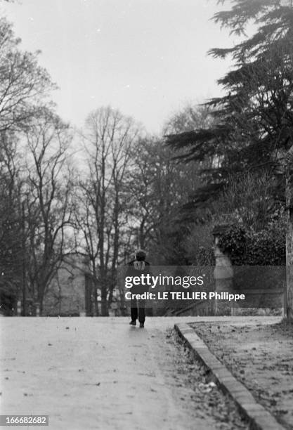 The Emmanuel Malliart Case. En 1967, le petit Emmanuel MALLIART a disparu sur le chemin de son école, le collègue Saint-Jean-de-Béthune, à...