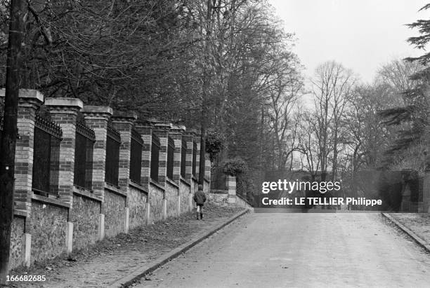 The Emmanuel Malliart Case. En 1967, le petit Emmanuel MALLIART a disparu sur le chemin de son école, le collègue Saint-Jean-de-Béthune, à...