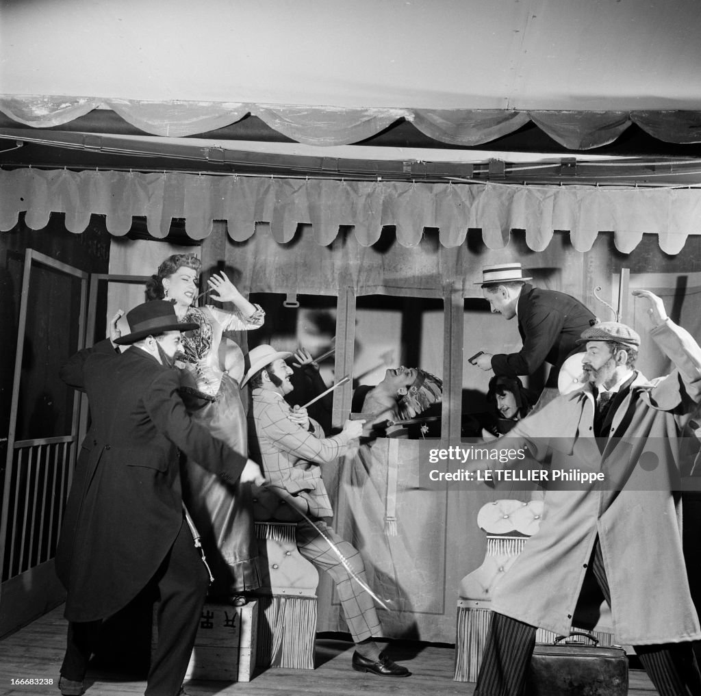The Cabaret Of The Red Rose. En 1956, à Paris, à Saint... News Photo