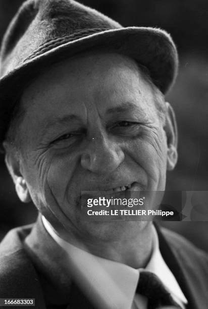 Rendezvous With Henri Charriere Known As Papillon. Le 14 mai 1969, portrait de face souriant avec un chapeau, de l'écrivain et ancien bagnard, Henri...