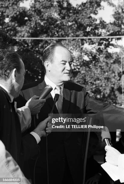 American President Lyndon Baines Johnson Before His Biliary Vesicular Surgery. Etats-Unis, 10 octobre 1965, le 36ème président américain Lyndon...