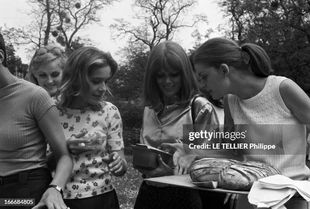 57 Catherine Harle Photos & High Res Pictures Getty Images