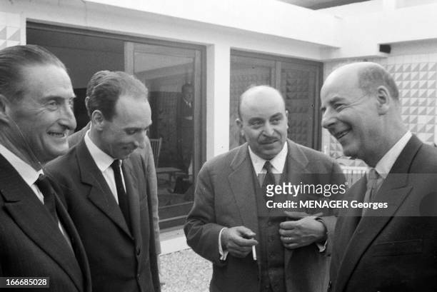 Members Of The Algerian General Government Settle In Black Rock. En Algérie, le 30 mars 1962, à Rocher Noir, la capitale administrative, sur une...