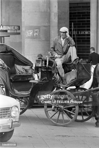 The City Of Florence, Italy. Italie, Florence, juin 1967 : un parcours culturel dans la ville et des scènes de la vie quotidienne. Ici un conducteur...