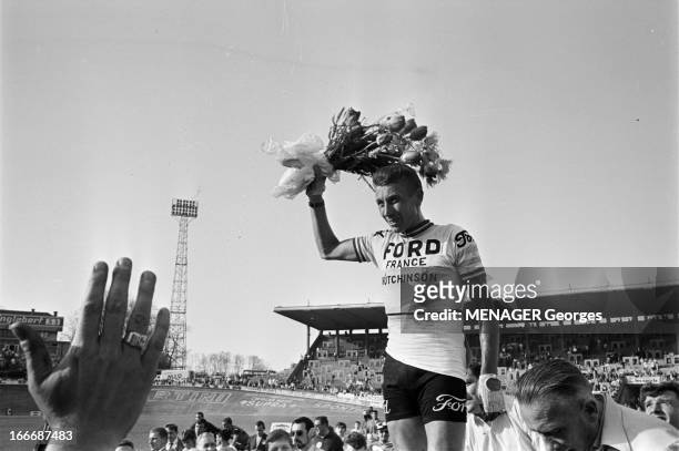 Jacques Anquetil Wins The Race Liege-Bastogne-Liege. Liège, le 4 mai 1966, le cycliste français Jacques ANQUETIL remporte, à 32 ans, l'édition...