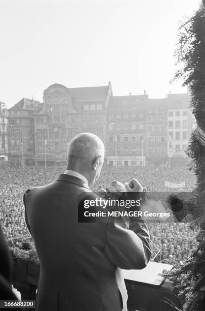 De Gaulle In Strasbourg. Le dimanche 23 novembre 1964, le président de la république francaise Charles DE GAULE, en Alsace pour la commémoration du...