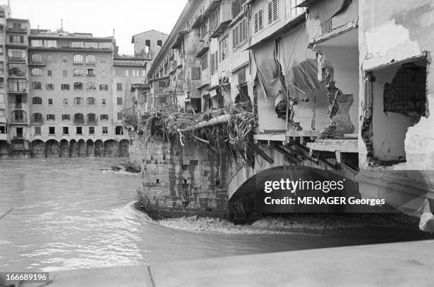 Floods In Florence 1966. En Italie, à Florence, en Novembre 1966, après de fortes pluies, le fleuve Arno à débordé, inondé la ville et causé des...