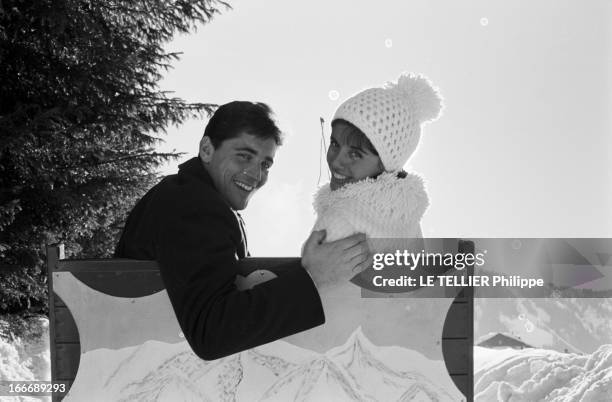 Wedding Of Sacha Distel And Francine Breaud. Le 25 janvier 1963, en France, à Megeve, le jour de leur mariage, après la cérémonie , le chanteur...