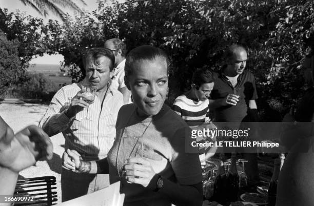 Shooting Of The Film 'La Piscine' By Jacques Deray. Le 22 aout, tournage du film 'La piscine' de Jacques DERAY dans le décor d'une somptueuse villa...