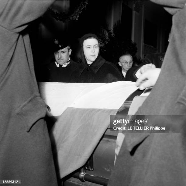 The Funeral Of Arturo Toscanini In Milan. En Italie, à Milan, le 18 février 1957, le cercueil d'Arturo TOSCANINI, chef d'orchestre, à la Scala où...