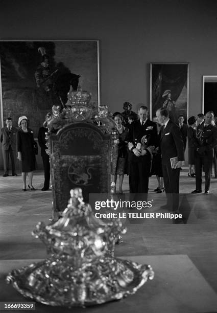 Frederick Ix And Ingrid In Paris. France, 7 avril 1965, le roi du Danemark Frederick IX et son épouse Ingrid sont en visite officielle en région...