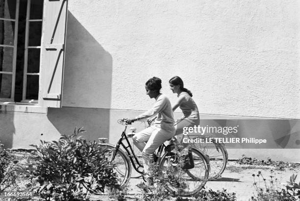 Mary Asfawossen , Granddaughter Of Haile Sellassie The Negus In Chavagne In France. En aout 1965, en France, en vacances dans le famille VILLEROY, au...