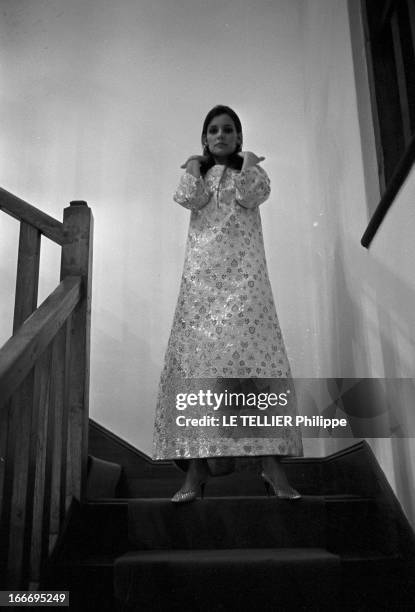 Rendezvous With Daniele Gaubert. France, Authouillet, 23 janvier 1967, la comédienne française Danièle GAUBERT s'apprête à tourner à nouveau dans le...