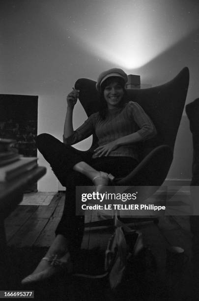 Anna Karina In Venice And In London. Septembre 1967, l'actrice, chanteuse et écrivaine danoise Anna KARINA s'apprête à tourner dans le film...