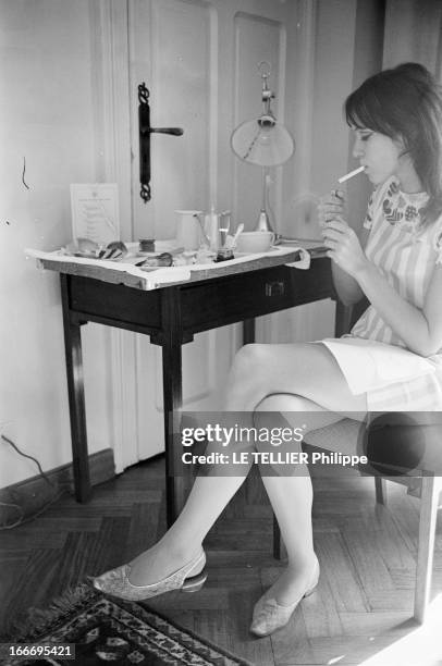 Anna Karina In Venice And In London. Septembre 1967, l'actrice, chanteuse et écrivaine danoise Anna KARINA s'apprête à tourner dans le film...