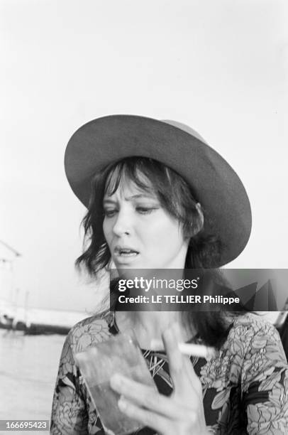 Anna Karina In Venice And In London. Septembre 1967, l'actrice, chanteuse et écrivaine danoise Anna KARINA s'apprête à tourner dans le film...