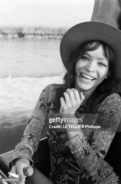 Anna Karina In Venice And In London. Septembre 1967, l'actrice, chanteuse et écrivaine danoise Anna KARINA s'apprête à tourner dans le film...