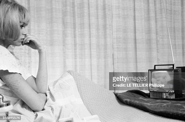 Close-Up Of Mireille Darc. France, 21 février 1966, l'actrice Mireille DARC, après 10 ans de carrière, accède enfin au rang de star du grand écran...