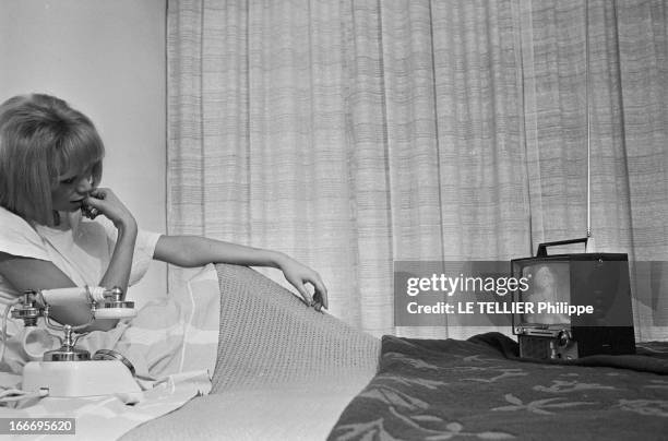 Close-Up Of Mireille Darc. France, 21 février 1966, l'actrice Mireille DARC, après 10 ans de carrière, accède enfin au rang de star du grand écran...