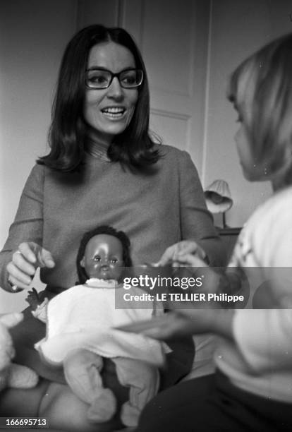 Rendezvous With Nana Mouskouri. Le 19 octobre 1967 : la chanteuse grecque Nana MOUSKOURI se produit cette année-là dans la célèbre salle de spectacle...