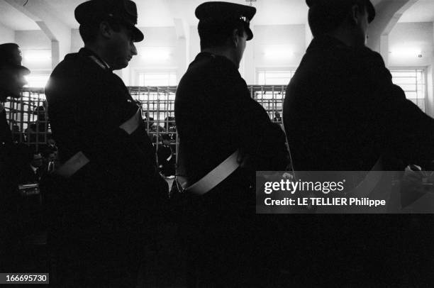 Trial Of The Mafia. Les 8 novembre 1967, la salle de gymnastique d'une école à Catanzaro, en Calabre, en Italie, où cent huit siciliens appartenant à...