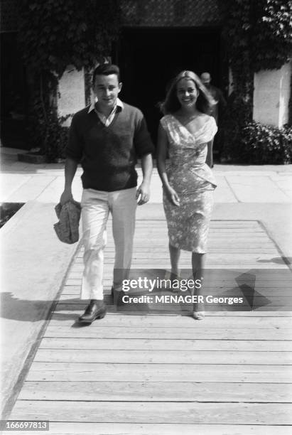 Jeanne Moreau And Louis Malle. Mostra de Venise 1958 : en marge du festival, Louis MALLE et sa compagne Jeanne MOREAU, venus présenter leur film 'Les...